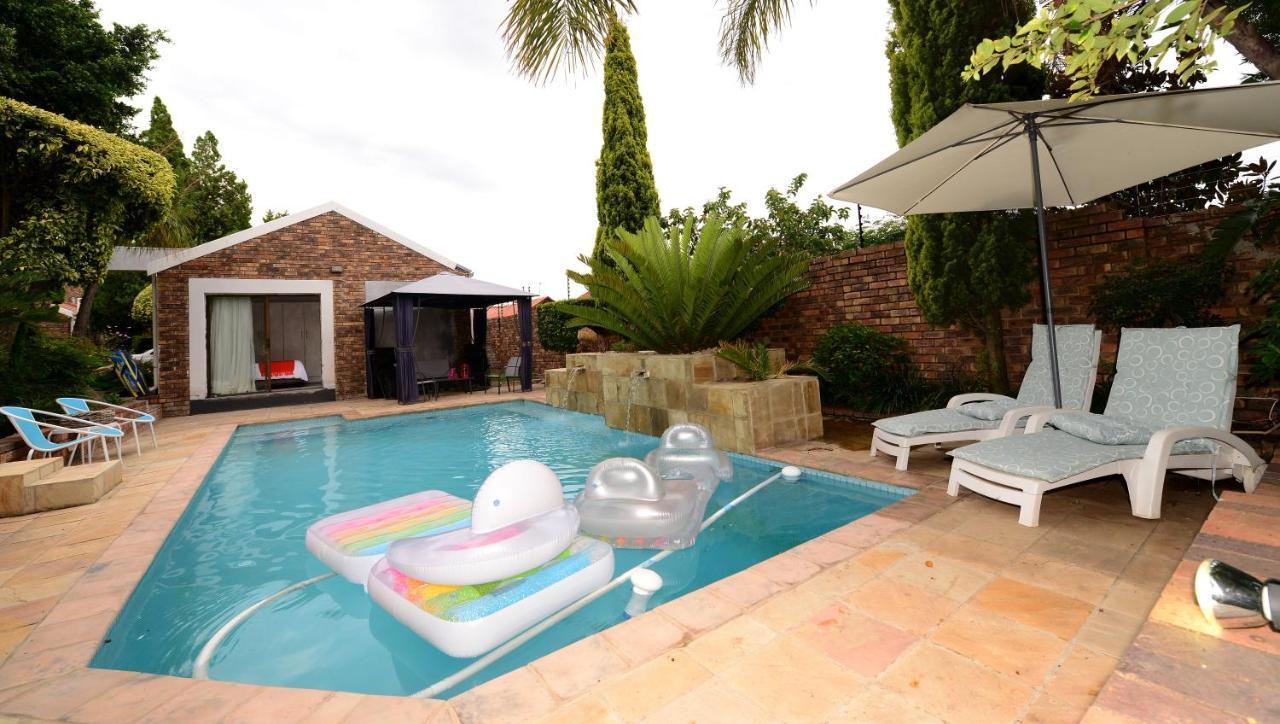 Corgi Guest House Johannesburg Exterior photo