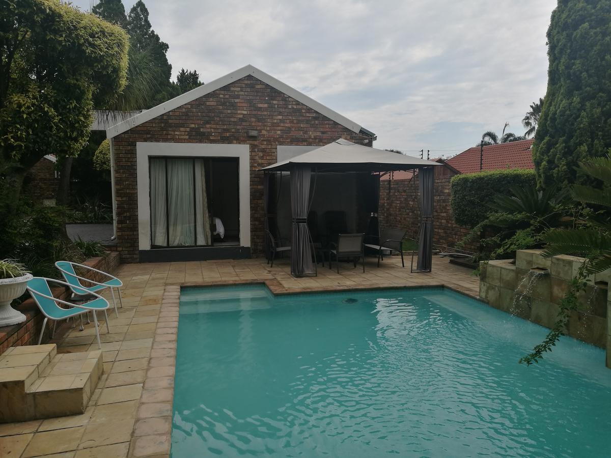 Corgi Guest House Johannesburg Exterior photo
