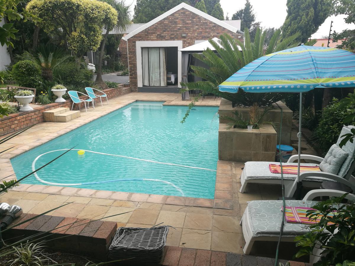 Corgi Guest House Johannesburg Exterior photo