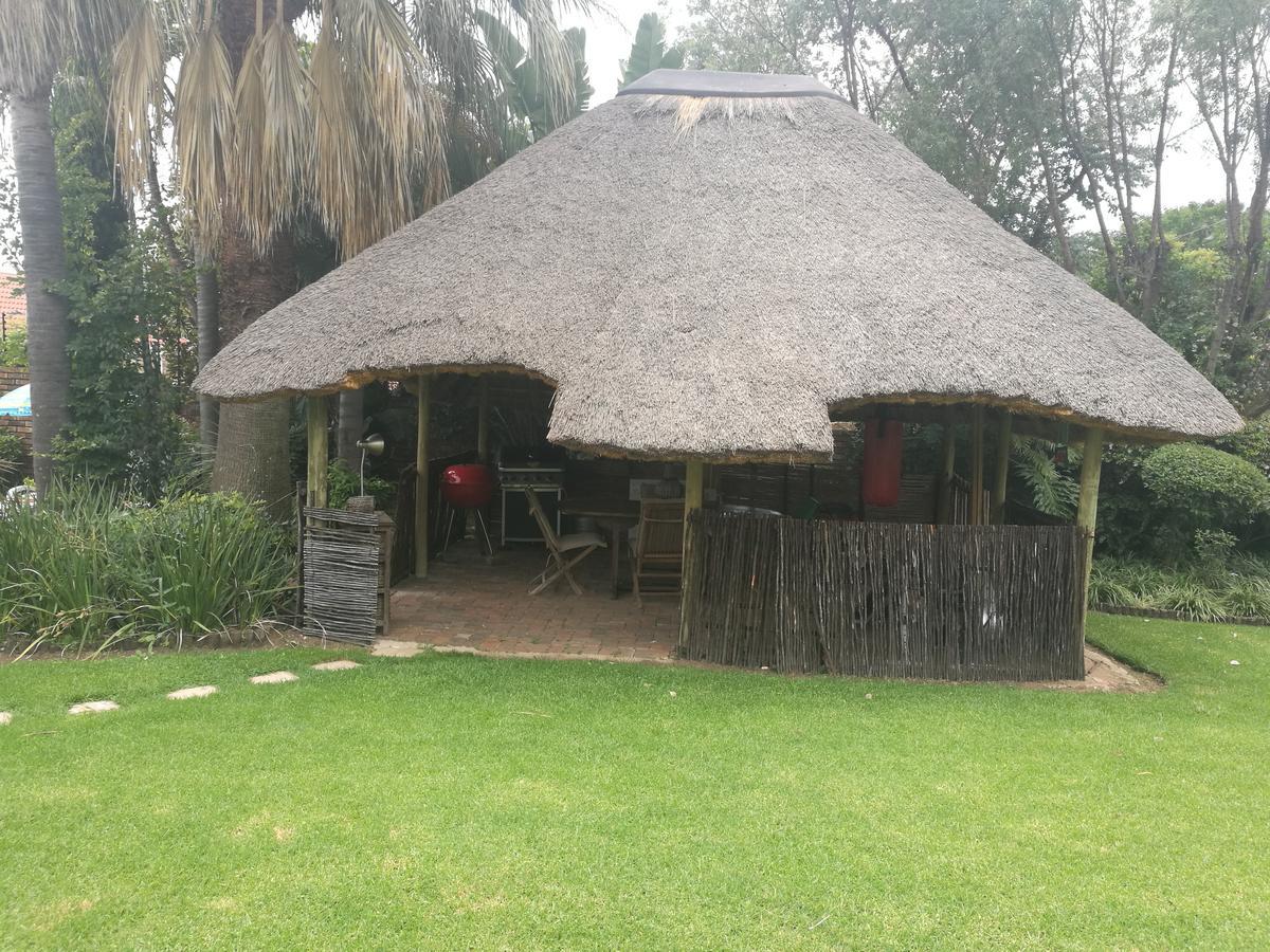 Corgi Guest House Johannesburg Exterior photo