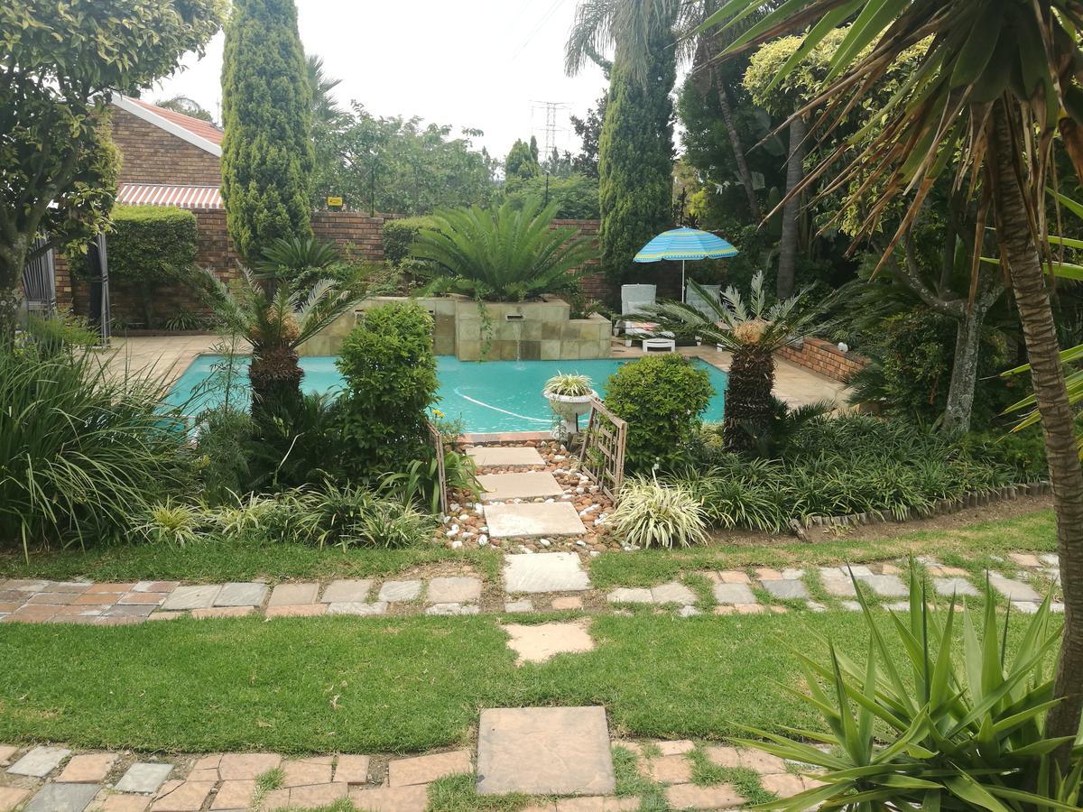 Corgi Guest House Johannesburg Exterior photo