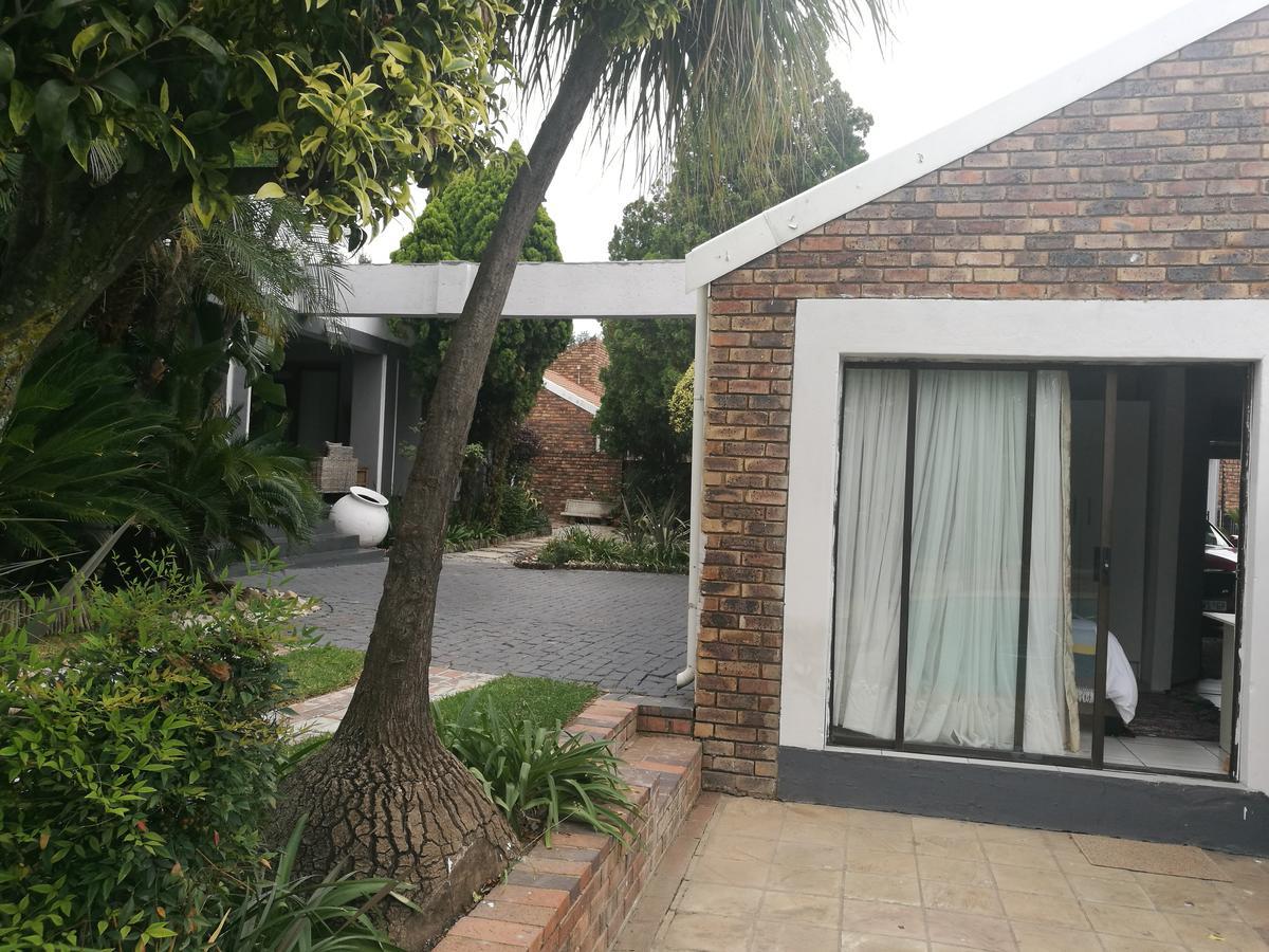 Corgi Guest House Johannesburg Exterior photo