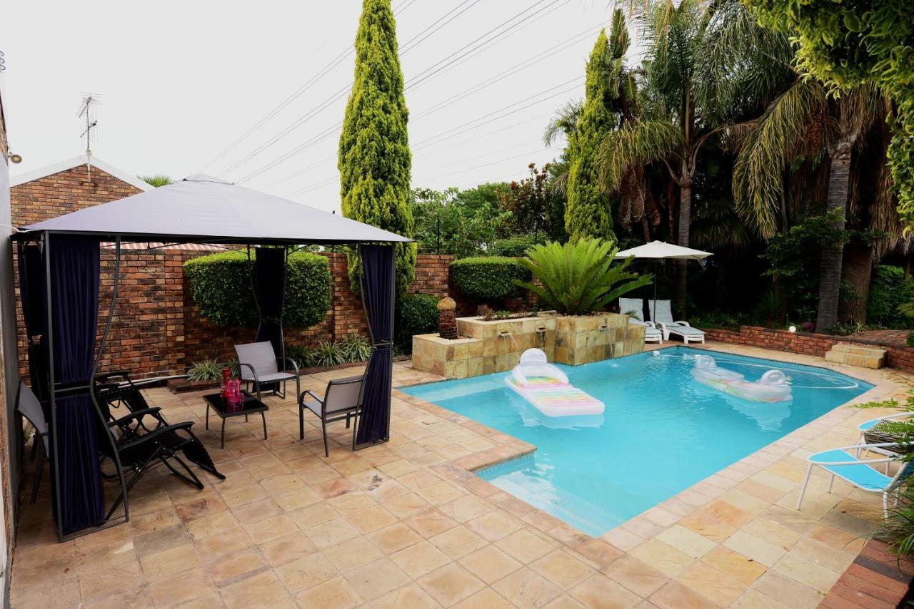 Corgi Guest House Johannesburg Exterior photo